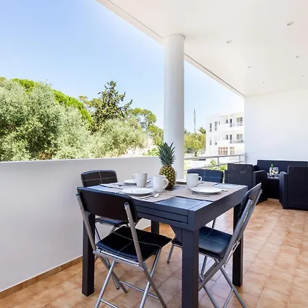 Downtown Lovers By Seewest *