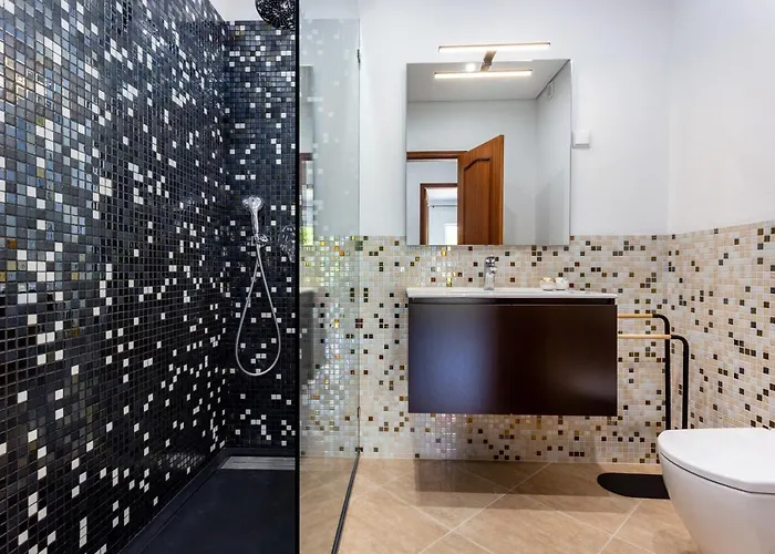 Downtown Lovers By Seewest *