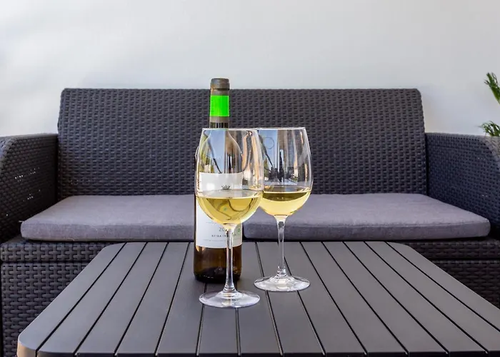 Downtown Lovers By Seewest 라고스