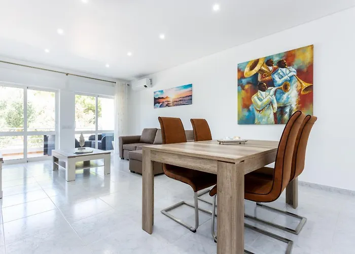 Downtown Lovers By Seewest