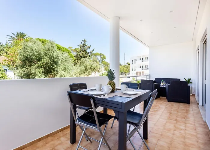 Downtown Lovers By Seewest *