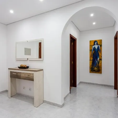 Downtown Lovers By Seewest *