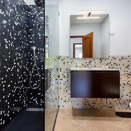 Downtown Lovers By Seewest *